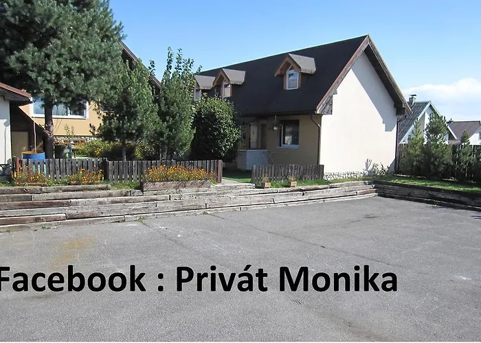 Privat Monika
