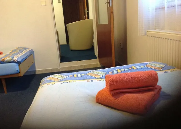 Privat Monika *