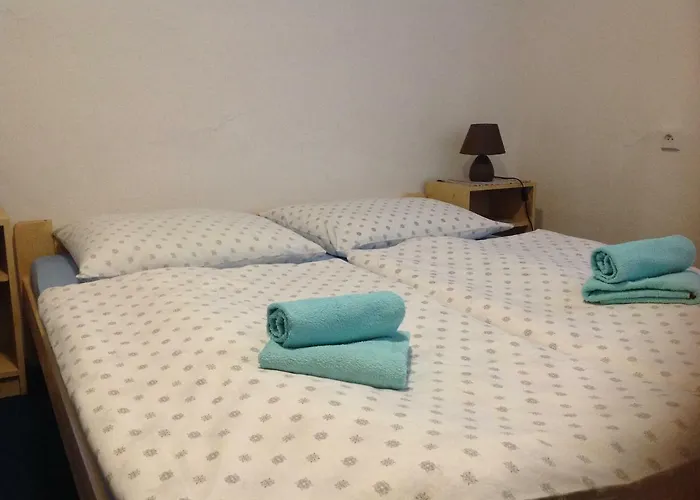 Privat Monika
